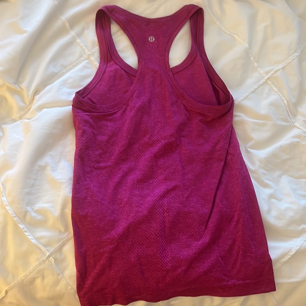 Lululemon Swiftly Tech Racerback Tank Top 2.0
Pow Pink / Ripened Raspberry - Picture 2 of 2